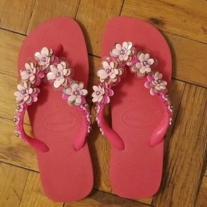 Perfect for summer days, beautiful flip flops